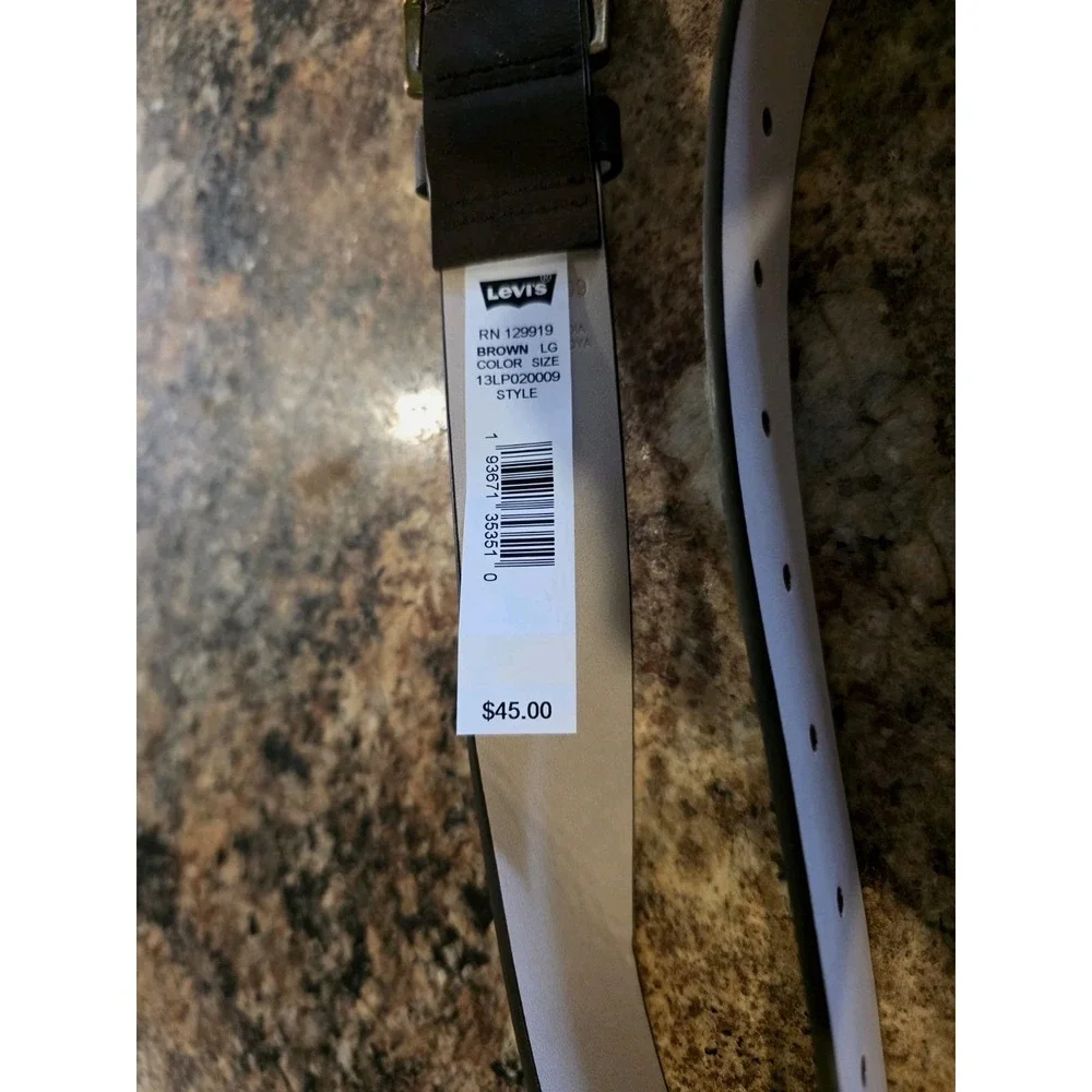 New Levis New Mens Belt.Size Large. RN129919. Brown.